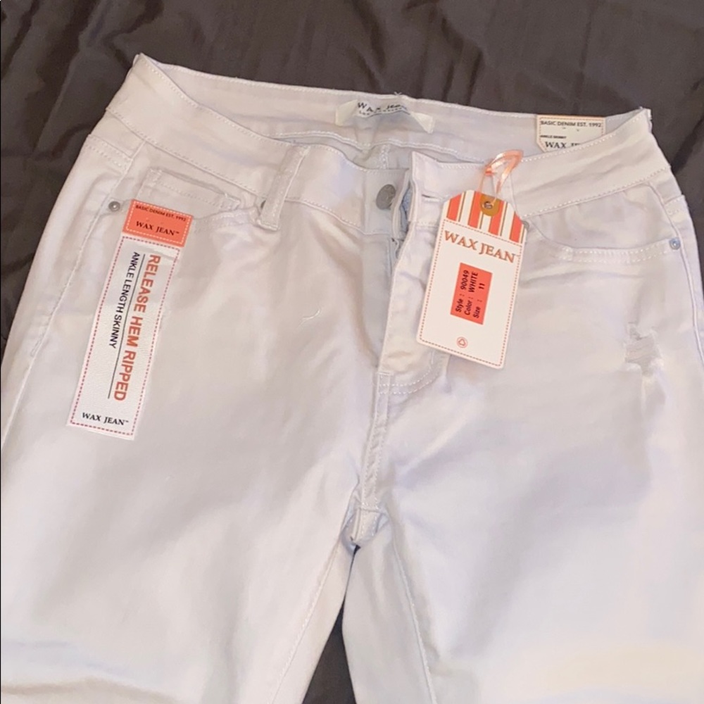 White skinny jeans